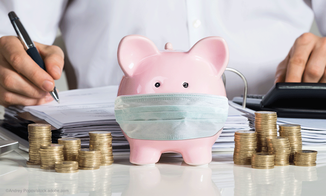 money and a piggy bank wearing a surgical mask | © Andrey Popov - stock.adobe.com