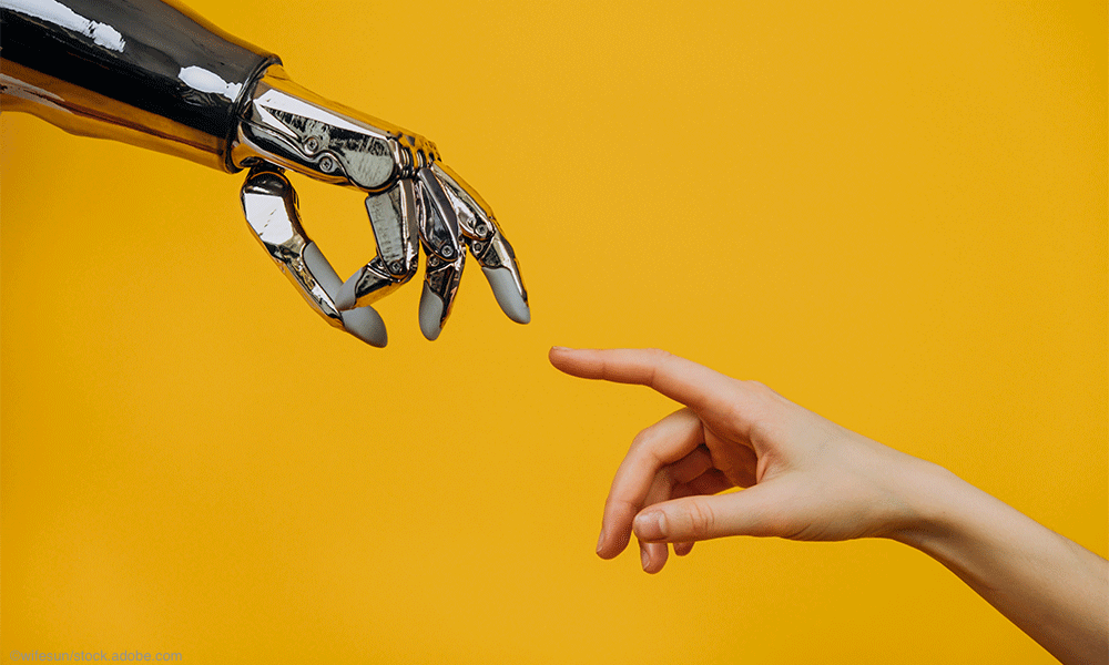robot hand touches human hand | © wifesun - stock.adobe.com